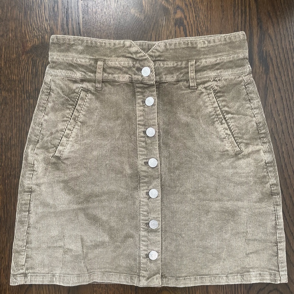 NWOT Anthropologie corduroy skirt. Size 4